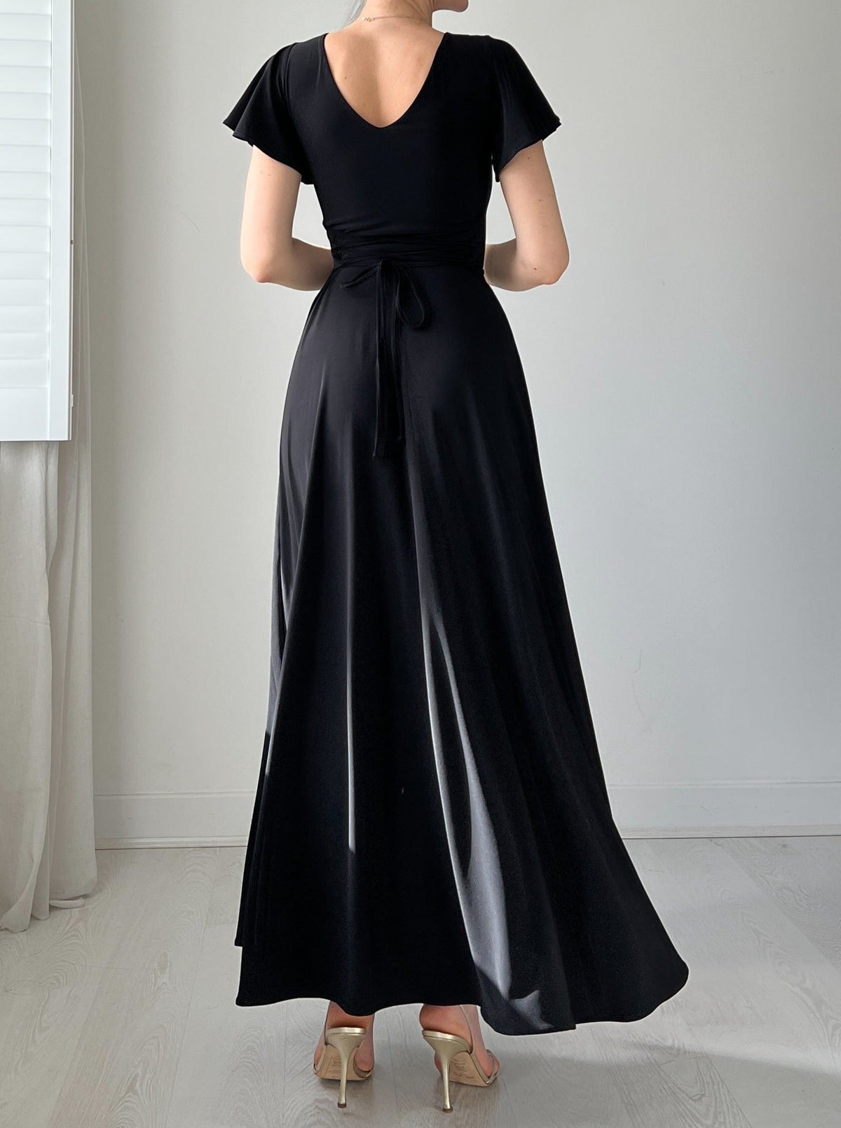 Elegant Reversible Bodycon Dress With Pockets